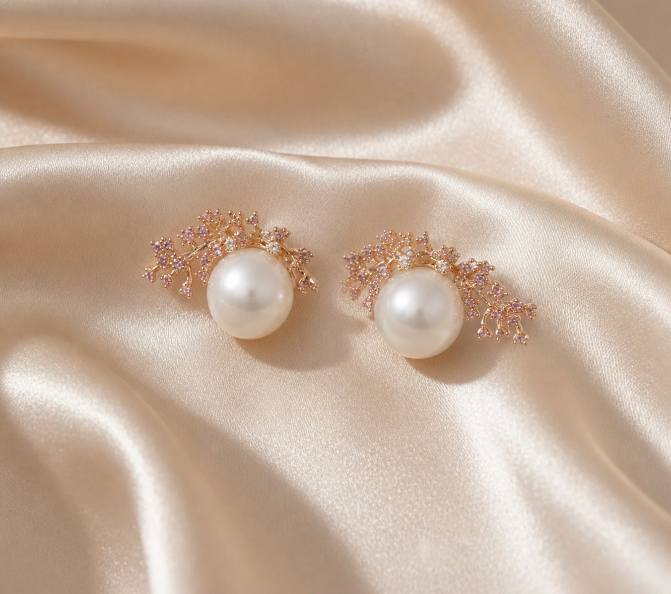 Pearl Luxe Ear Cuff