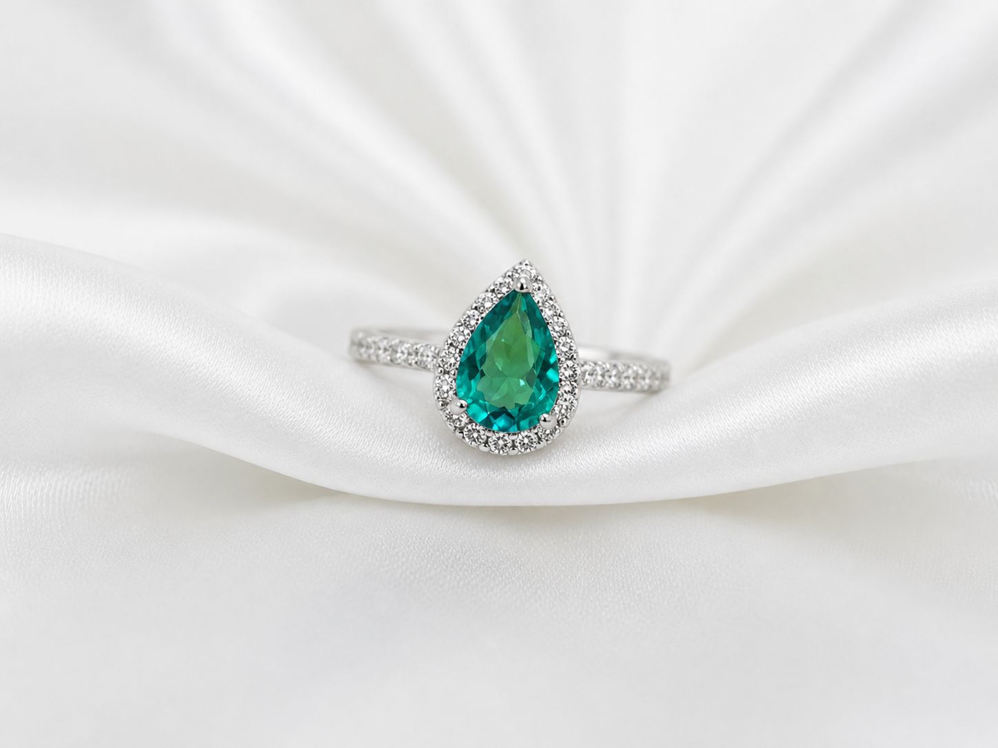 Luxe Touch Ring - Green